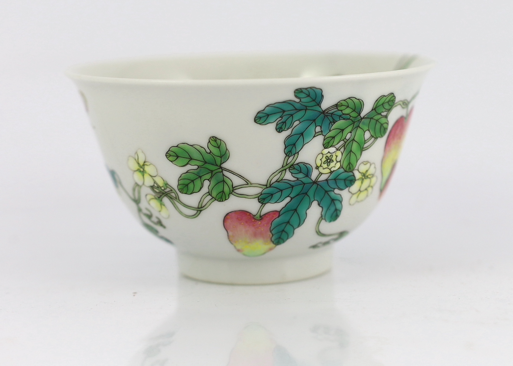 A Chinese famille rose bowl, Jiaqing seal mark and of the period (1796-1820)